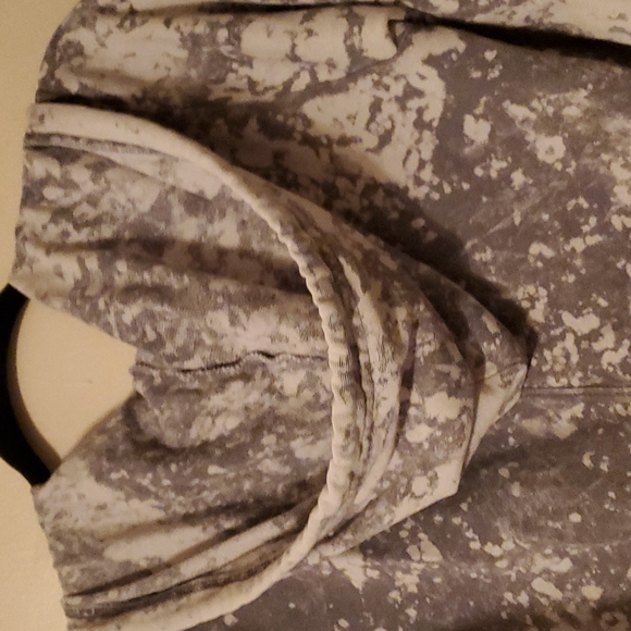 Forever 21 destructed distressed paint splattered hoodie - Picture 6 of 7